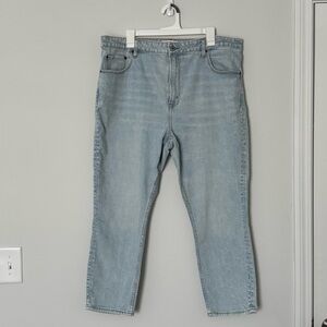 Abercrombie & Fitch The Skinny High Rise Curve Love Short Jean Light Wash 34/18s